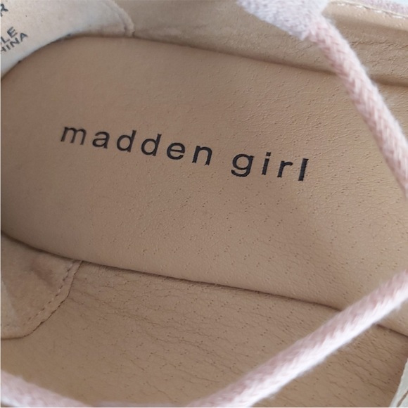 Madden Girl ballet flats blush pink lace around  pointed toes - Picture 7 of 13